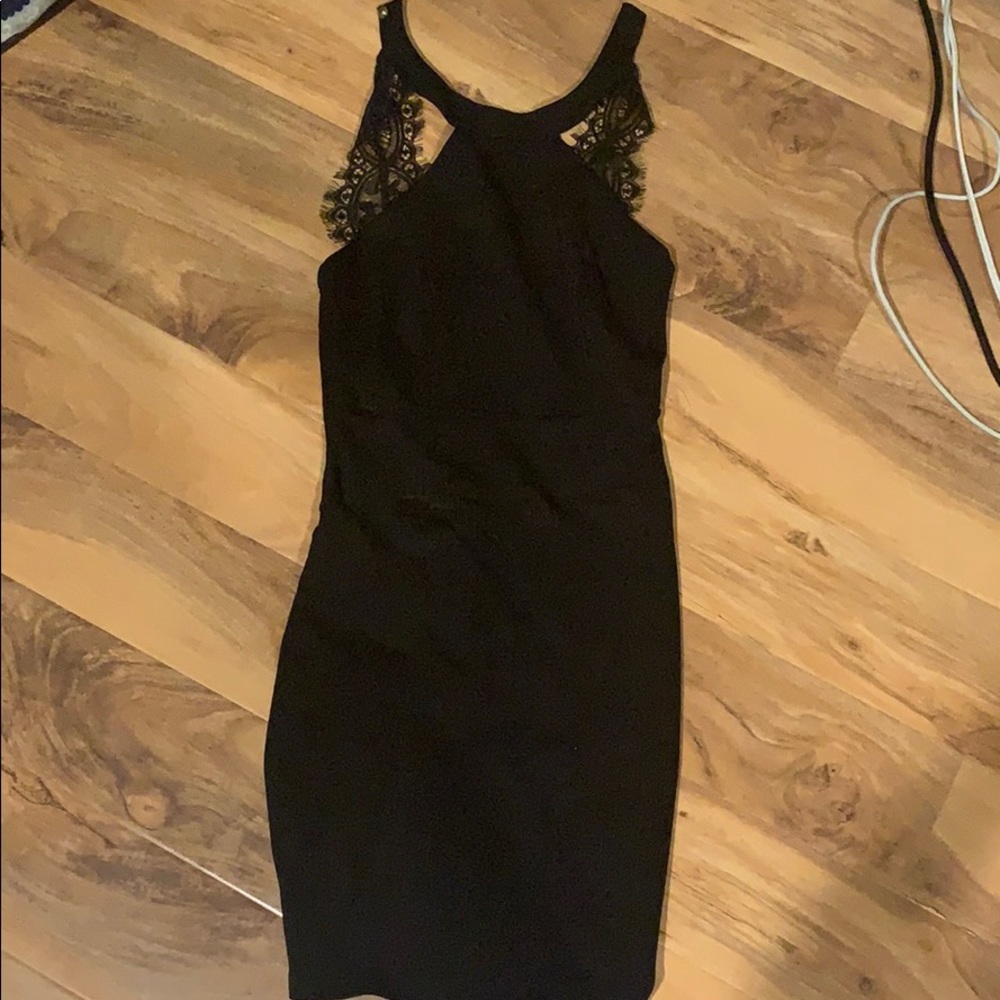 body con halter black dress